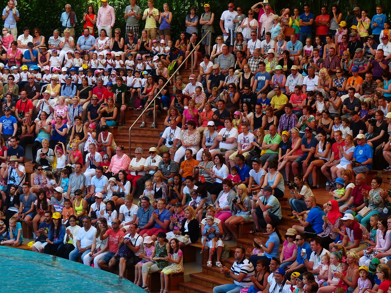 viewers, auditorium, show-406742.jpg