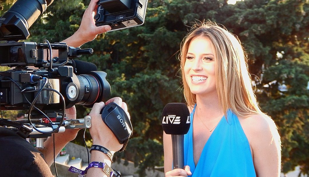 reporter, camera, journalist-852096.jpg